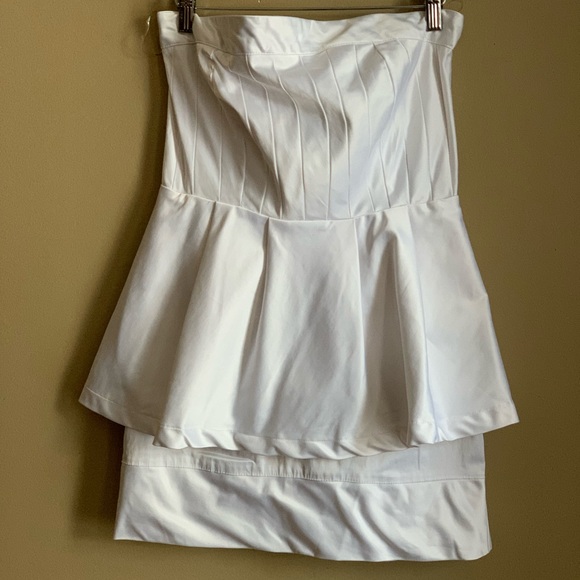 Adorable white strapless dress - Picture 3 of 5